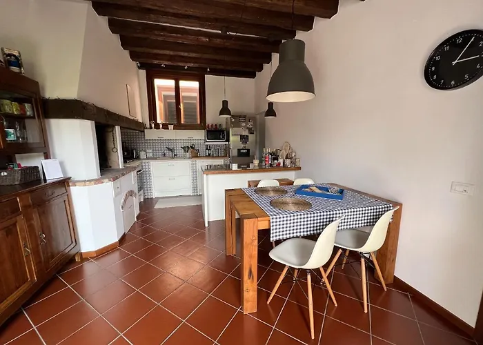 Crestudio Stanza Accogliente Vicino Al Ponte Vecchio منزل للإقامة باسّانو ديل غرابّا