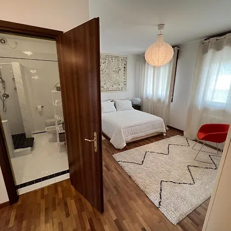 Crestudio Stanza Accogliente Vicino Al Ponte Vecchio Homestay Bassano del Grappa